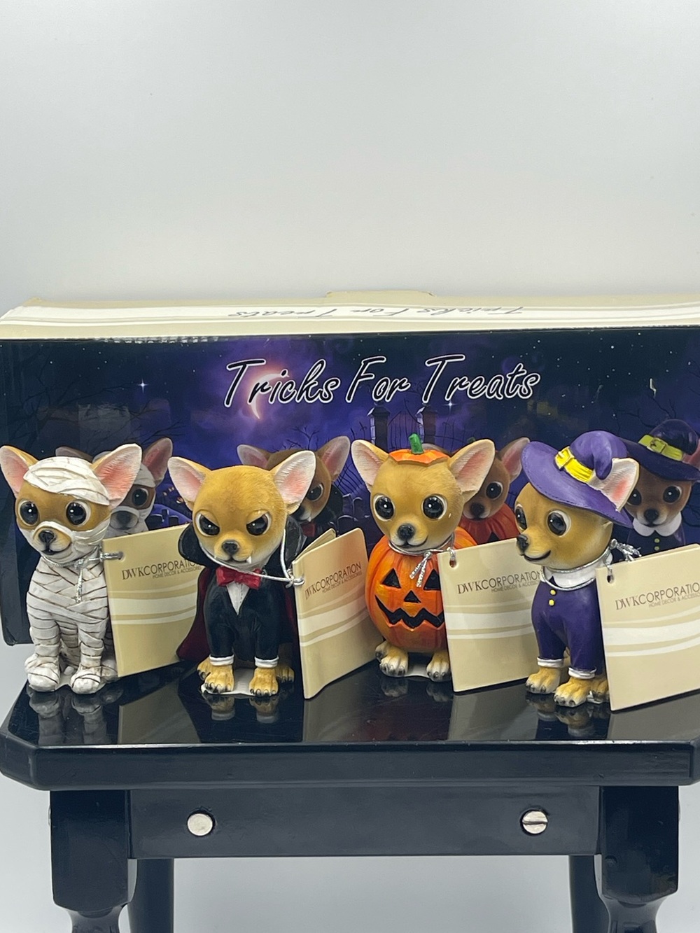 DWK World of Wonders Halloween Tricks for Treats 4pc Chihuahua Figurine Set NIB